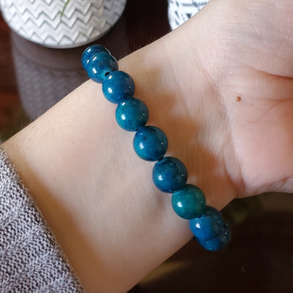 Blue beaded elastic bracelet